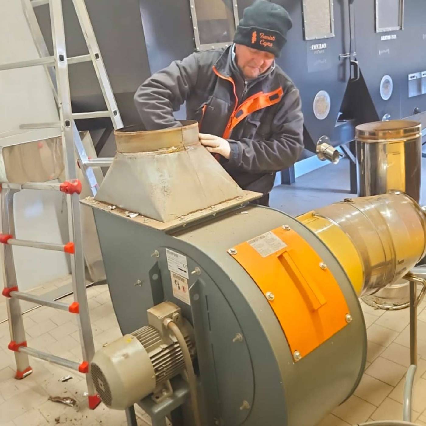 spazzacamino-capra-marco-cantù-pulizia-industriale-ventilatore-aspirazione-2